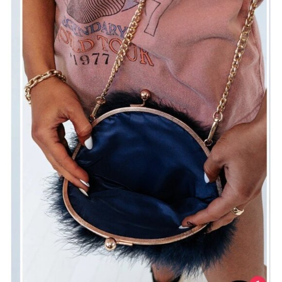 Power Of Love Feather Purse In Navy windsorstore - Picture 11 of 11